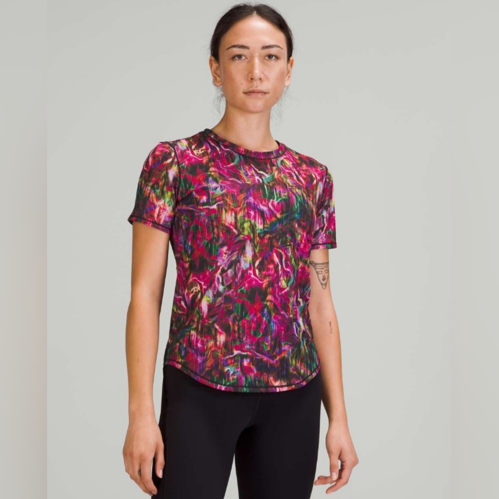 Lululemon High Neck Running & Training T-Shirt Hyper Flow Pink Size 6 Pre-owned